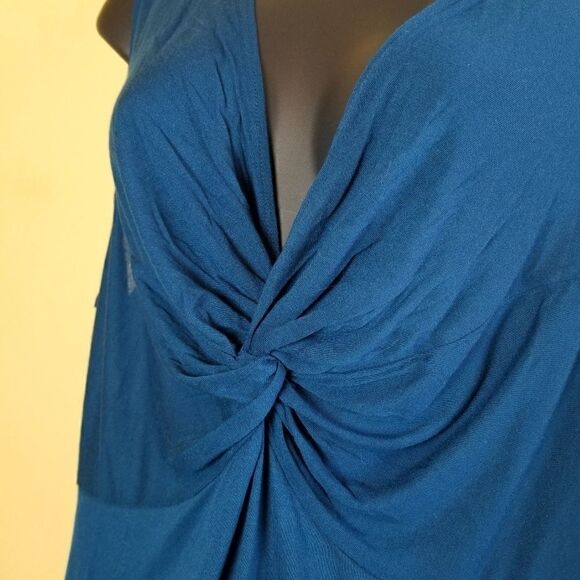 14th & Union Sheer Sleeveless Top - Picture 2 of 6